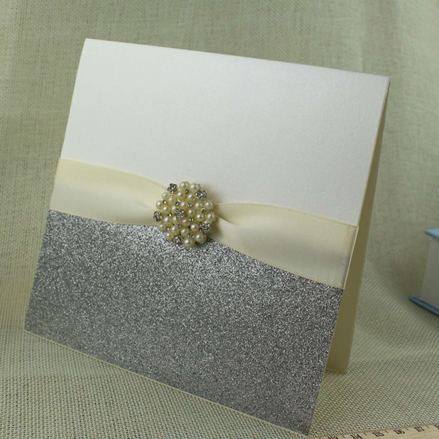 Glitter Invitation Card Greeting Card Customized Wedding Invitation with Buckle Decoration 